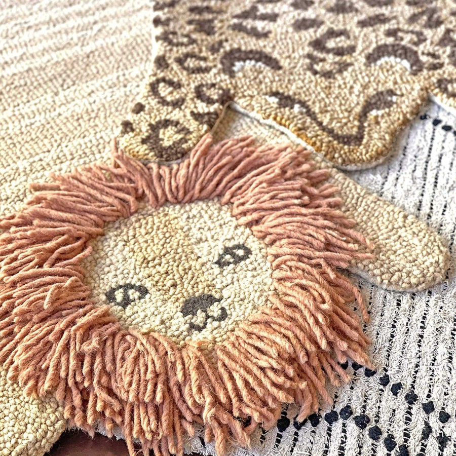 Nursery Crane Baby | Crane Baby Lion Shape Rug