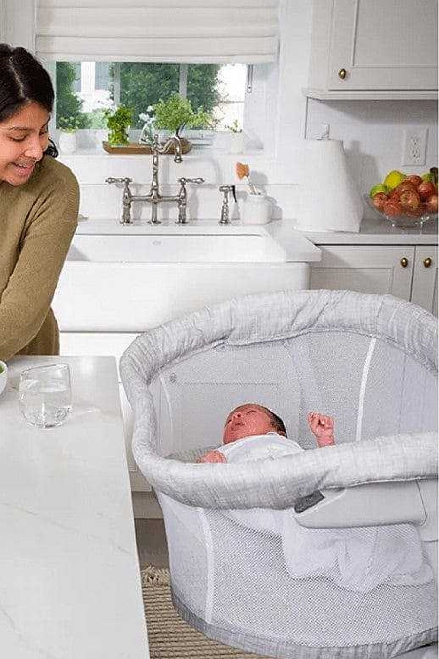 Nursery Halo | Halo Bassinest Flex Portable Travel Bassinet